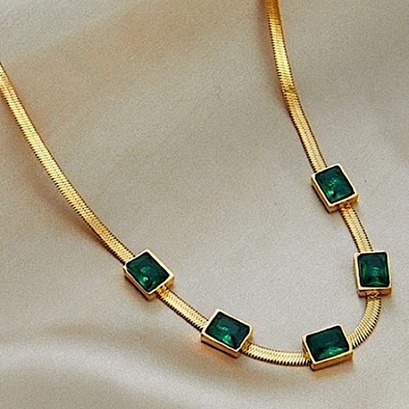 Gold Emerald Green Zircon Charm Pendant Herringbone Snake Flat Necklace - Picture 2 of 8